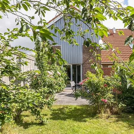 Niebuellhus Holiday home *